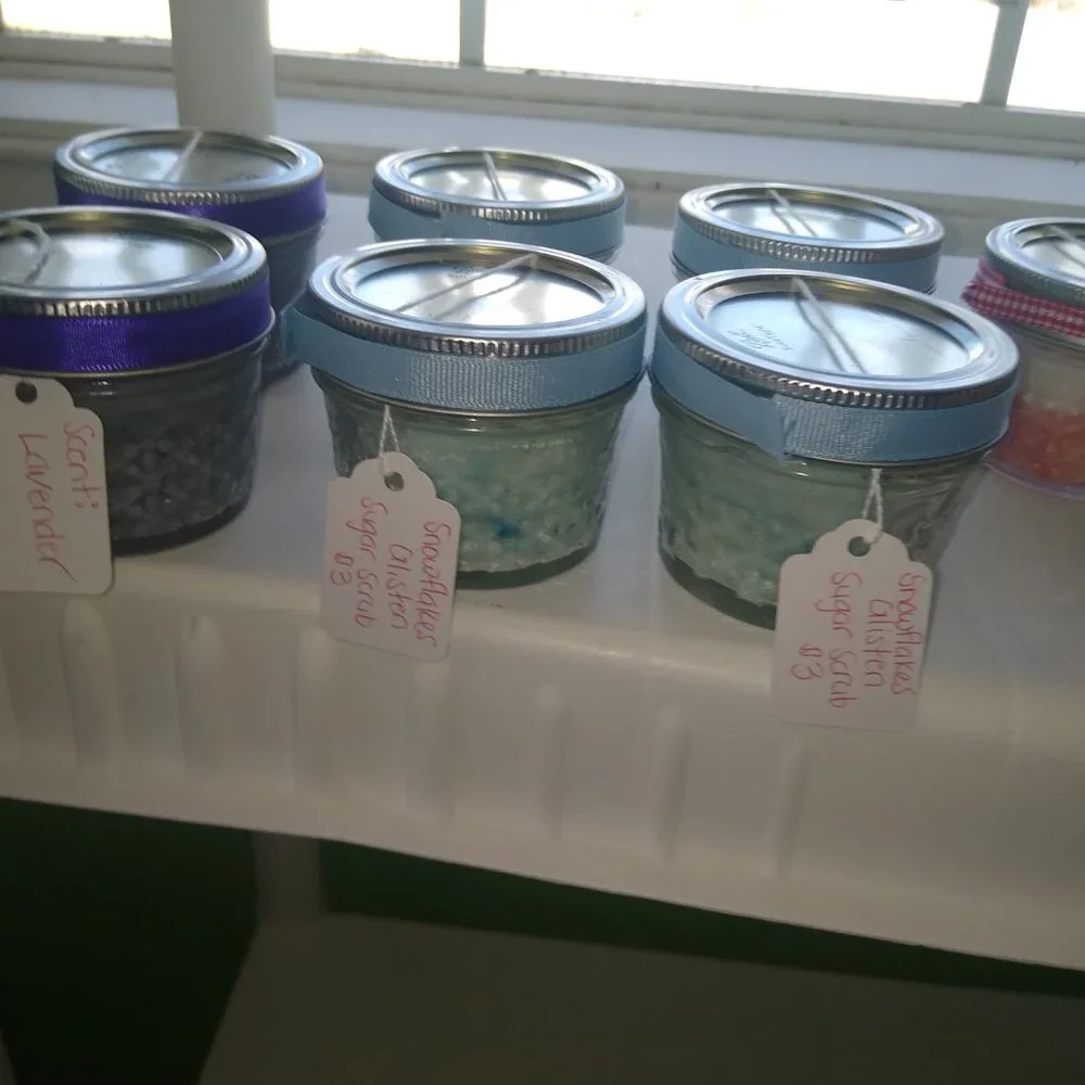 Washing powder with oil scents
